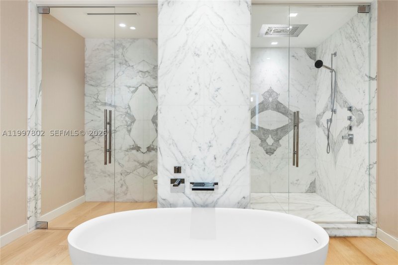 Condo for sale at Palazzo Della Luna 6882