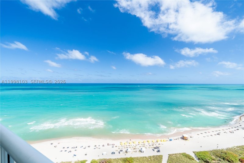Condo for sale at La Gorce Palace 2802