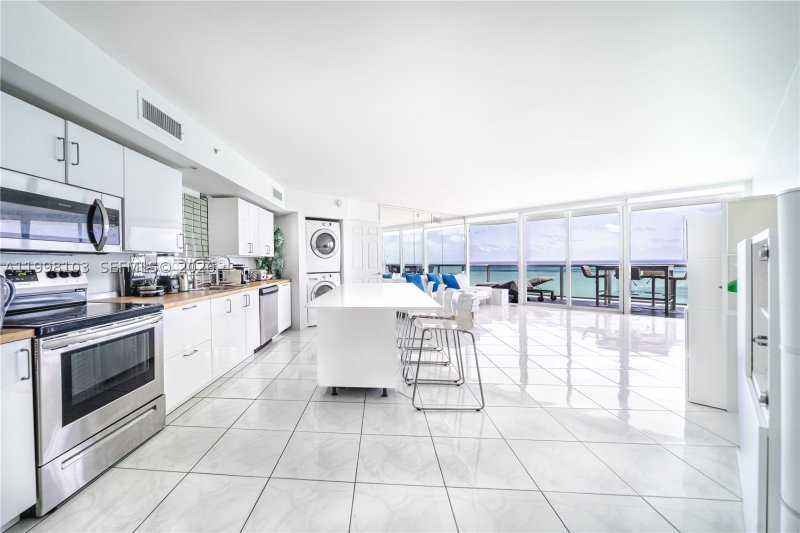 Condo for sale at La Gorce Palace 2802