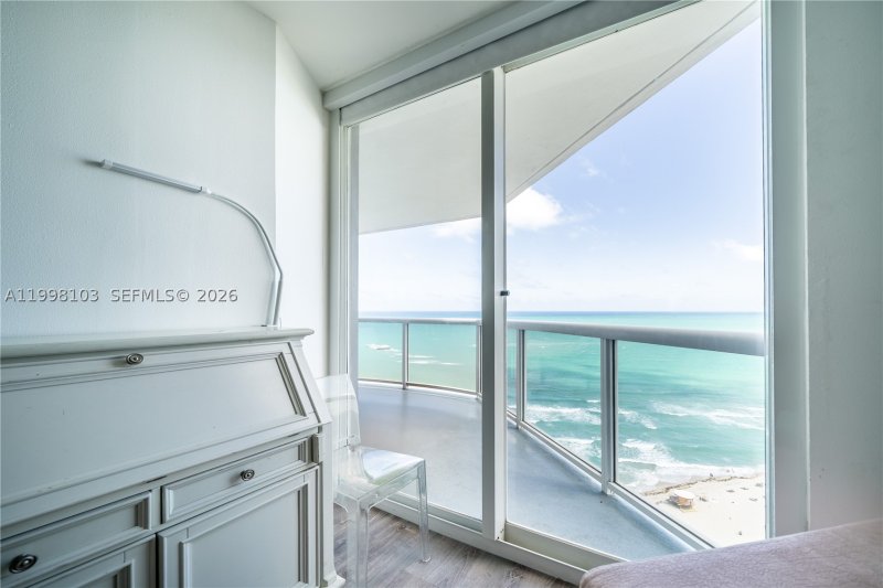 Condo for sale at La Gorce Palace 2802