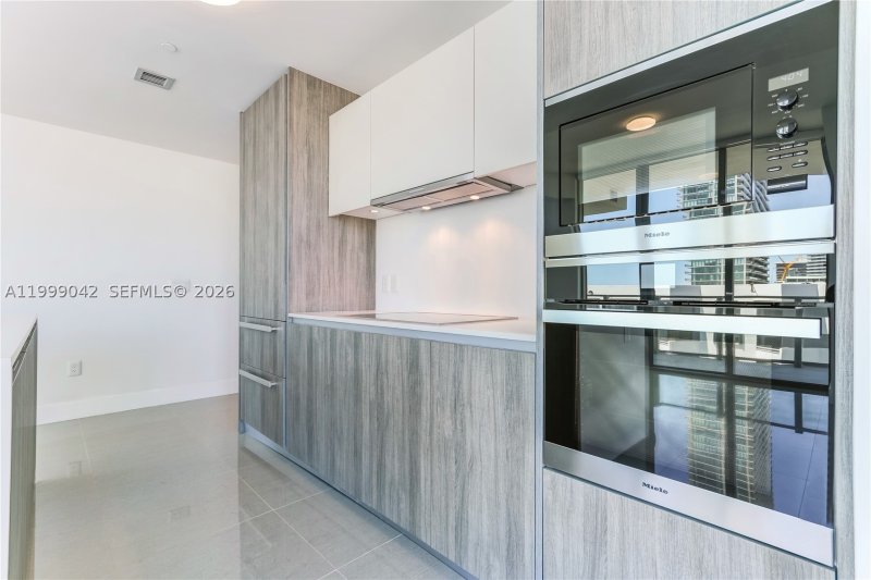 Apartment for rent at Biscayne Beach 801