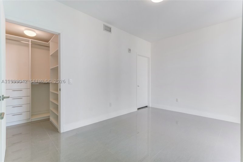 Apartment for rent at Biscayne Beach 801