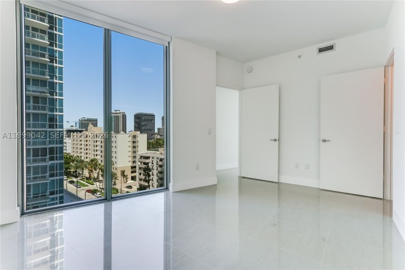 Apartment for rent at Biscayne Beach 801