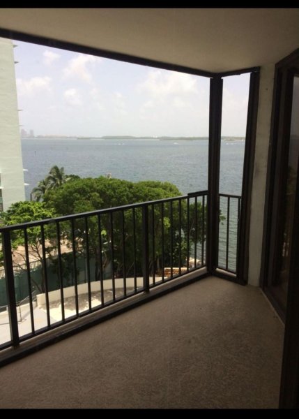 Alquiler de apartamento en Brickell Place III A707