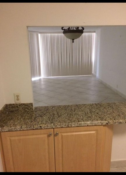 Alquiler de apartamento en Brickell Place III A707