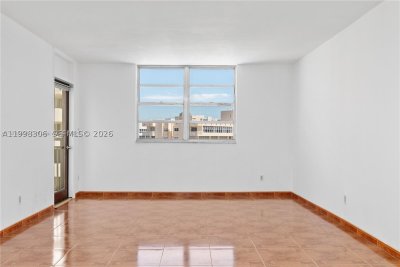 Comprar apartamento en Plaza Towers South 1103