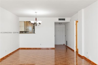 Comprar apartamento en Plaza Towers South 1103