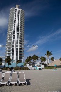 Comprar apartamento en M Resort Residences 508