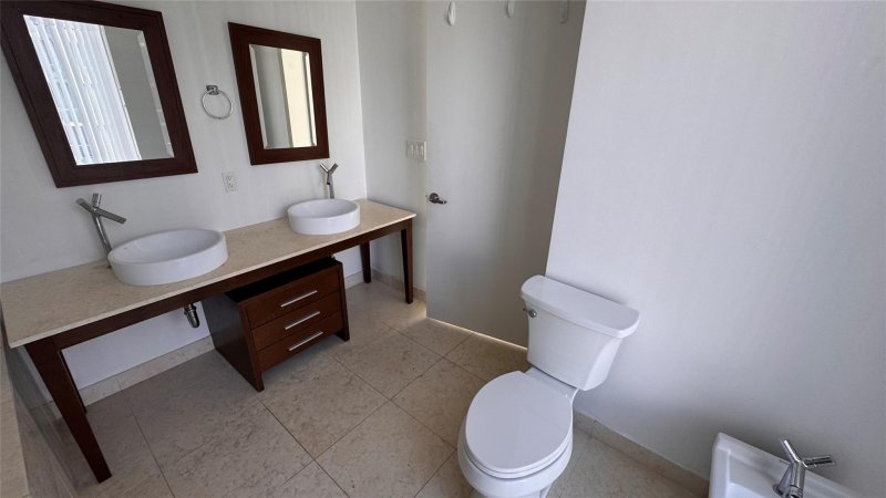 Apartment for rent at Icon Brickell Tower I 4913