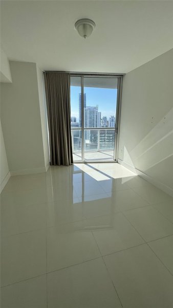 Apartment for rent at Icon Brickell Tower I 4913
