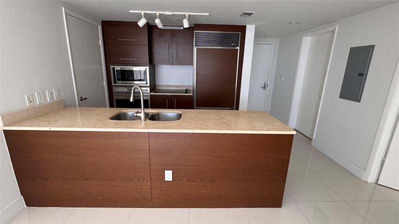 Apartment for rent at Icon Brickell Tower I 4913