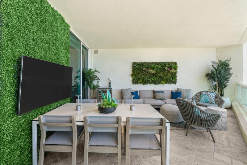 Condo for sale at Las Olas Beach Club 1404