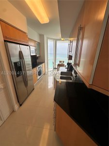 Alquiler de apartamento en Akoya 1703