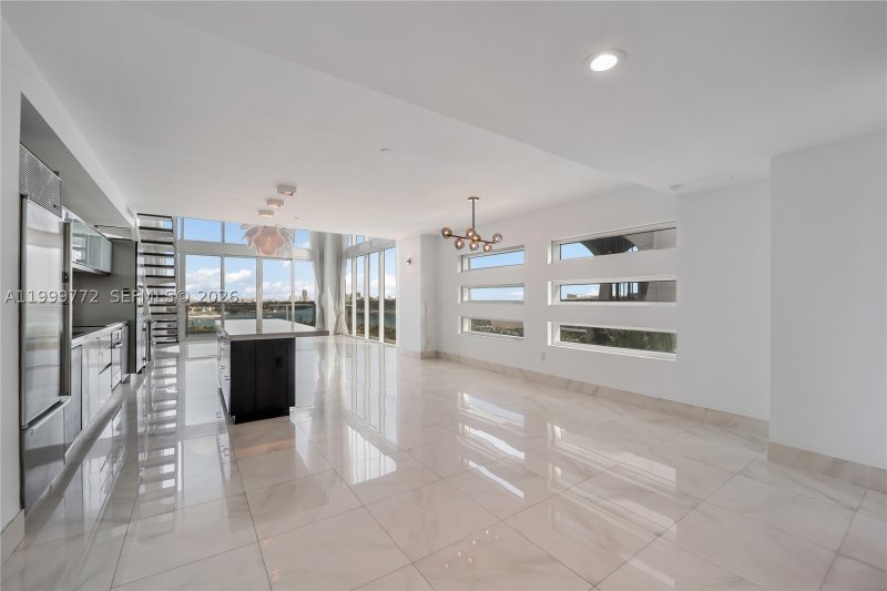 Condo for sale at Ten Museum Park 1001