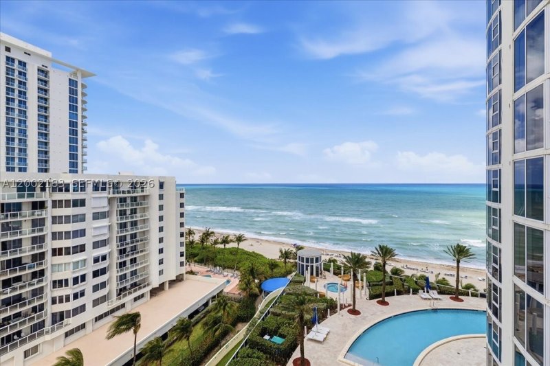 Comprar apartamento no Ocean Four 1107