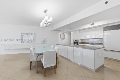 Comprar apartamento no Ocean Four 1107