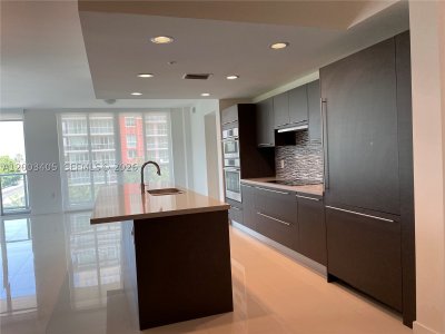 Comprar apartamento no Midtown Doral 411