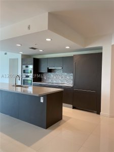 Comprar apartamento no Midtown Doral 411