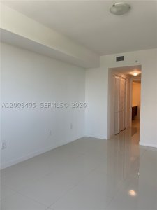 Comprar apartamento no Midtown Doral 411