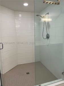Comprar apartamento no Midtown Doral 411