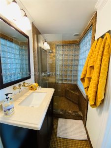 Comprar apartamento no Ocean Walk on South Beach 228