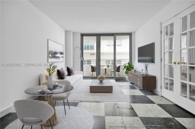 Oceanside Plaza Apt #3C