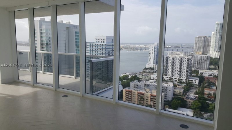 Apartment for rent at Bay House 2705