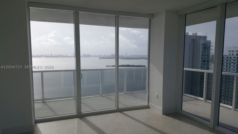 Apartment for rent at Bay House 2705