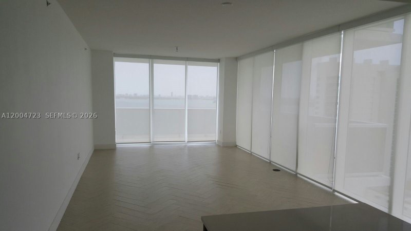 Apartment for rent at Bay House 2705