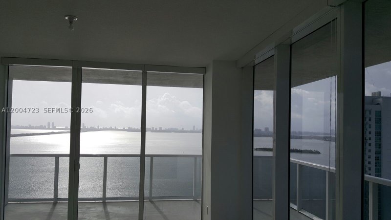 Apartment for rent at Bay House 2705