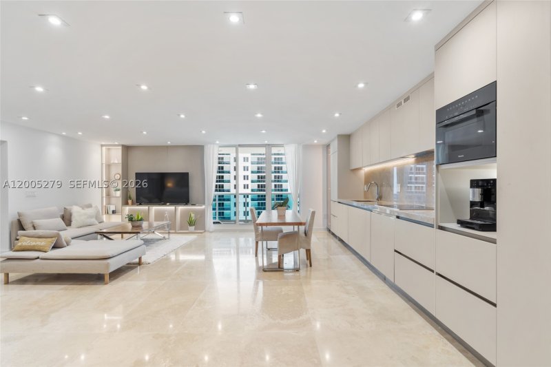 Alquiler de apartamento en Roney Palace 1011