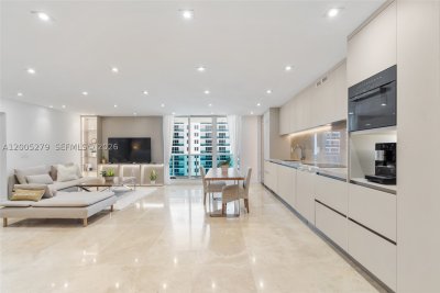 Alquiler de apartamento en Roney Palace 1011