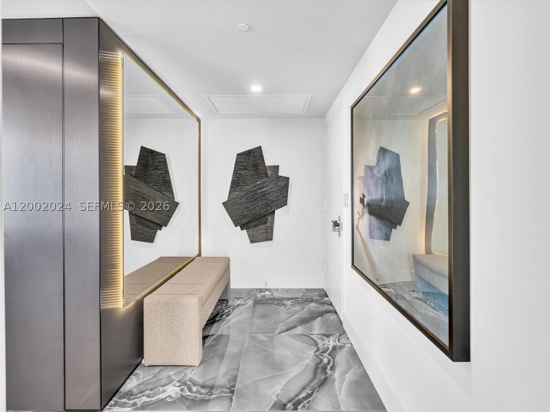 Condo for sale at Icon Brickell Tower I 2715