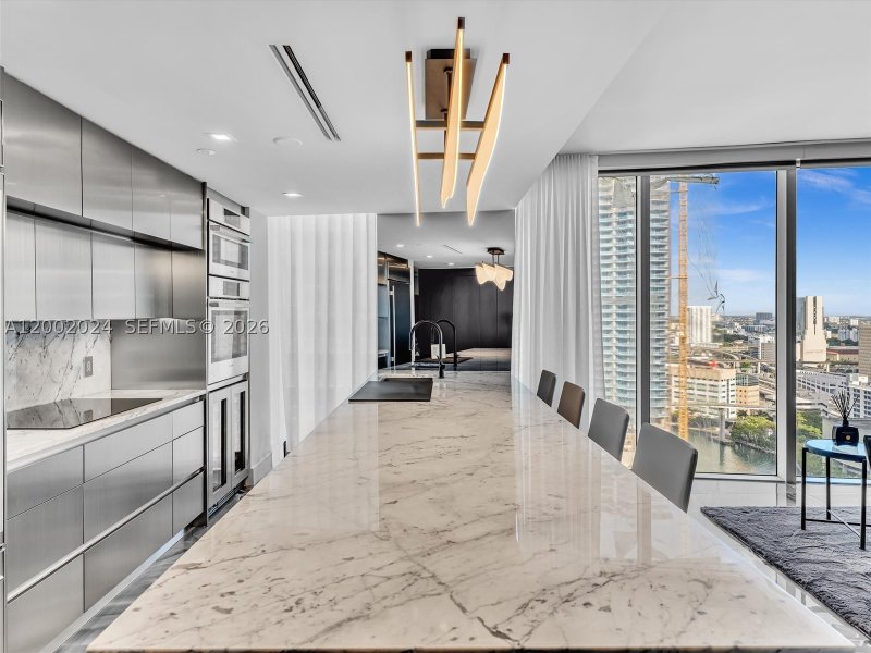 Condo for sale at Icon Brickell Tower I 2715