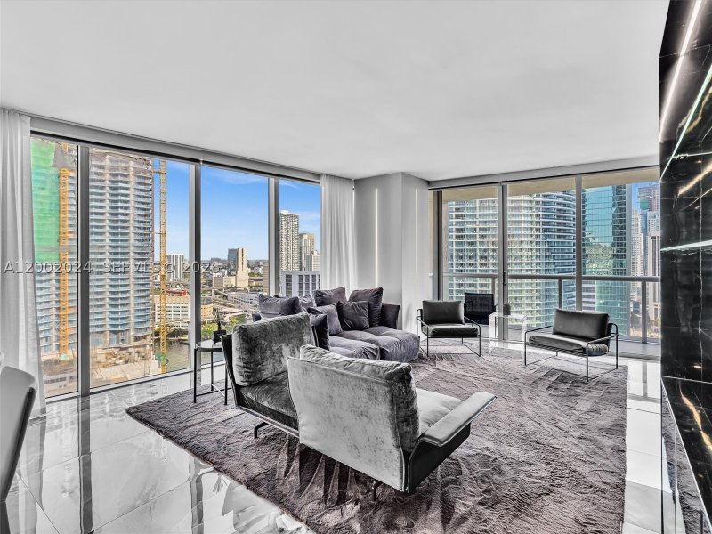Condo for sale at Icon Brickell Tower I 2715