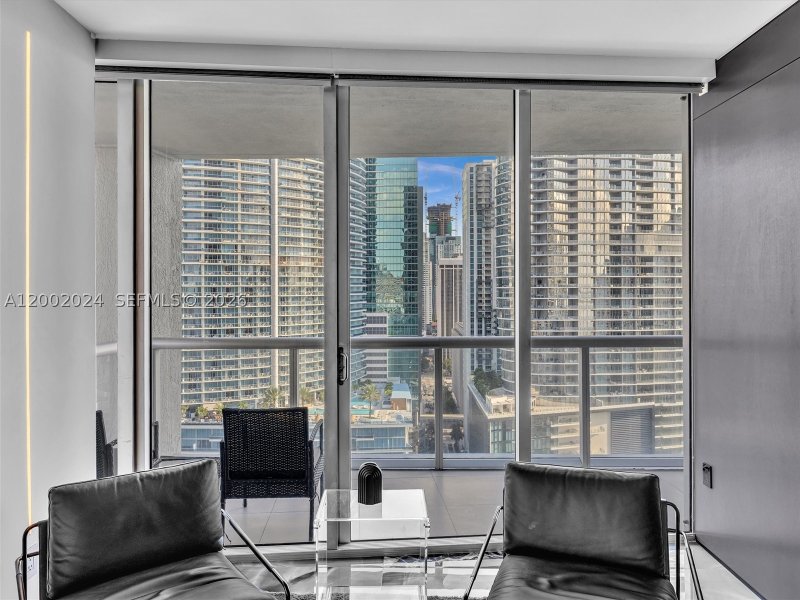 Condo for sale at Icon Brickell Tower I 2715