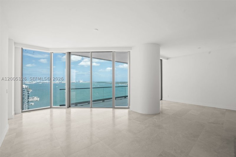 Comprar apartamento no Una Residences at Brickell 2604