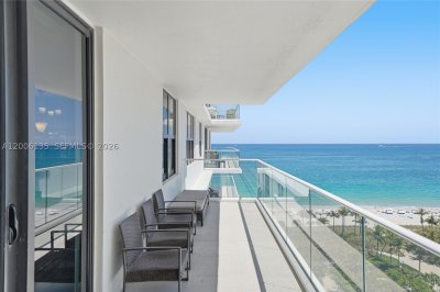 Comprar apartamento no Balmoral Condo 14D