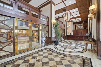 Comprar apartamento no Balmoral Condo 14D