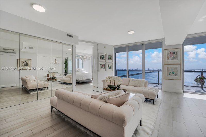 Comprar apartamento en Biscayne Beach 4003