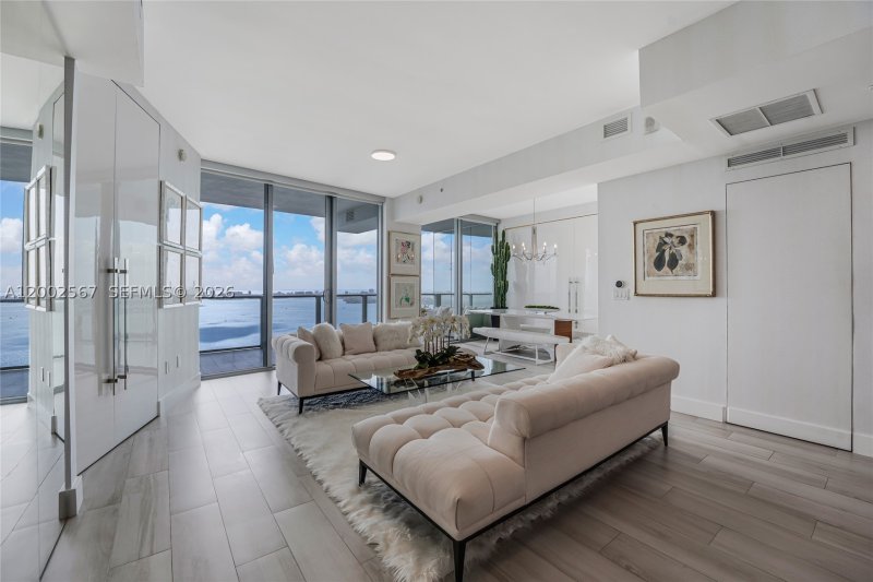 Comprar apartamento en Biscayne Beach 4003