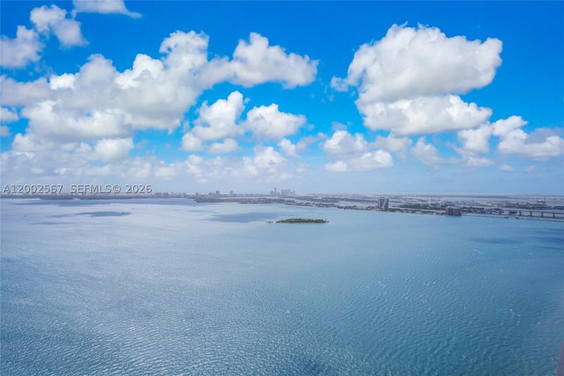 Comprar apartamento en Biscayne Beach 4003