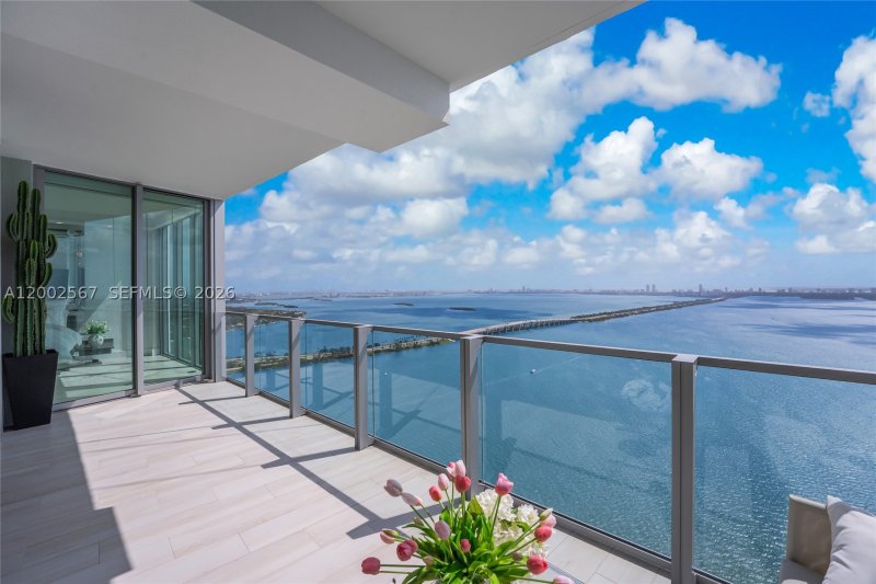 Comprar apartamento en Biscayne Beach 4003