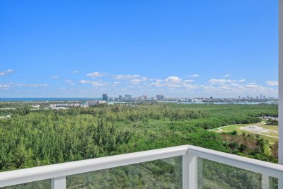 Comprar apartamento no One Fifty One at Biscayne 2106