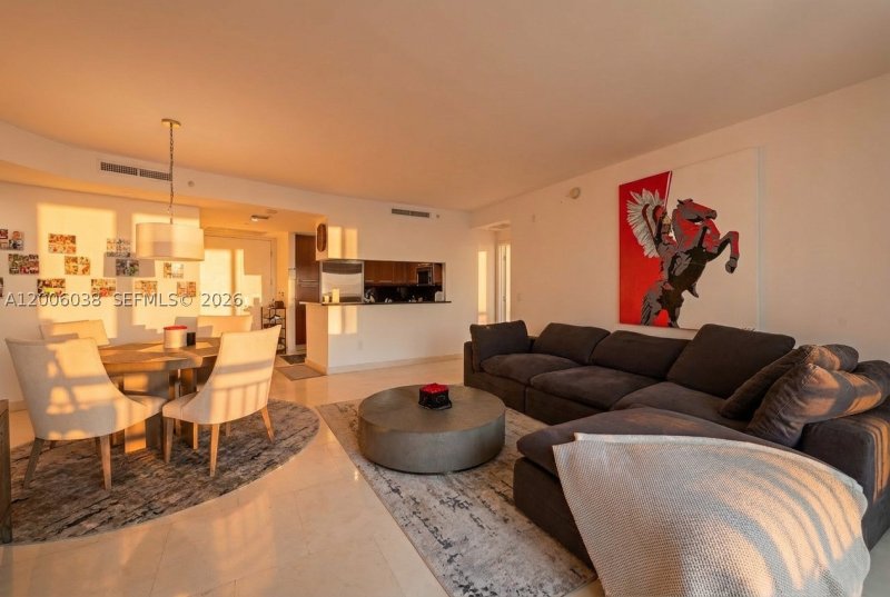 Carbonell Apt #1009