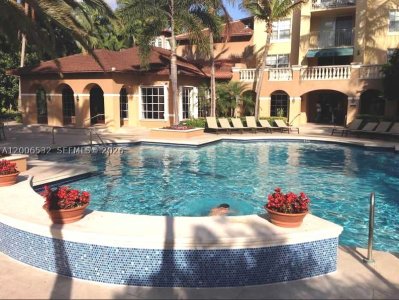 The Yacht Club at Aventura Apt #1303
