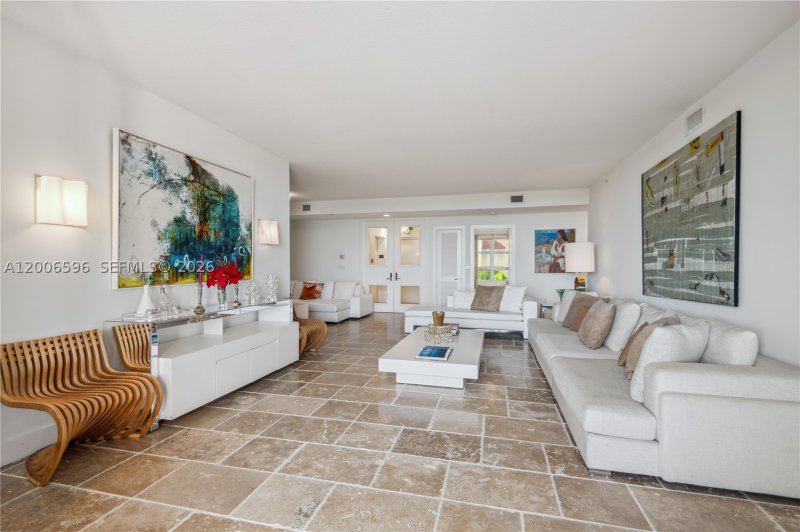 Alquiler de apartamento en Ocean Club Lake Villa Three PH10