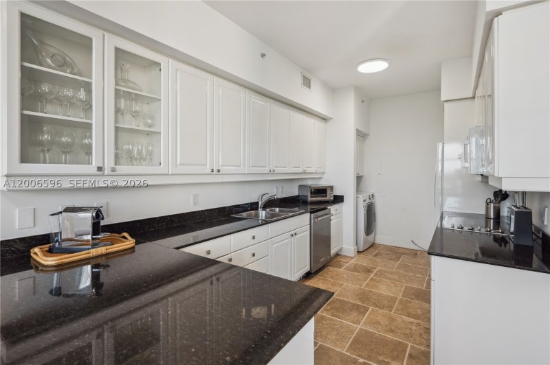 Alquiler de apartamento en Ocean Club Lake Villa Three PH10