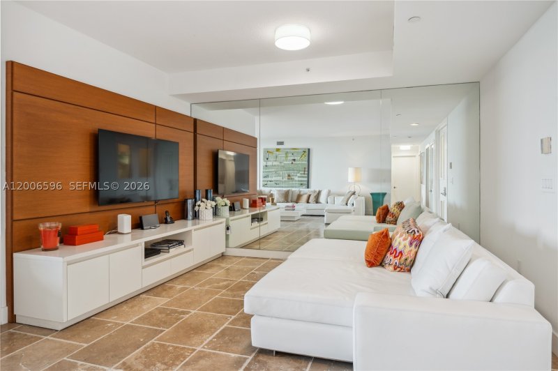 Alquiler de apartamento en Ocean Club Lake Villa Three PH10