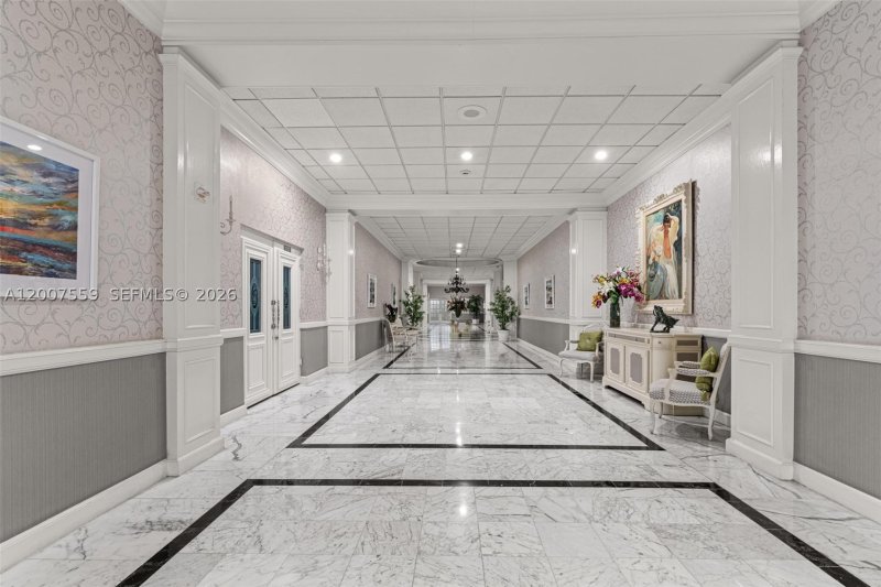 Condo for sale at Hallmark of Hollywood 301